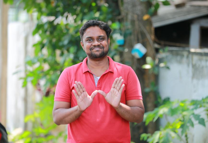Kasun Chameera, a community volunteer from Colombo, Sri Lanka